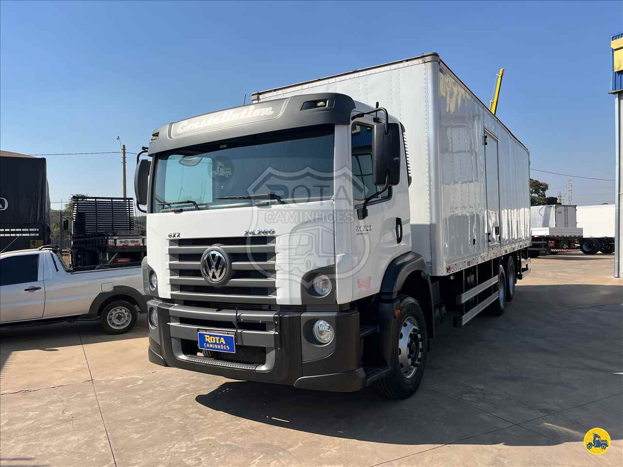 CAMINHAO VOLKSWAGEN VW 24280 Baú Furgão Truck 6x2 Rota Caminhões SUMARE SÃO PAULO SP